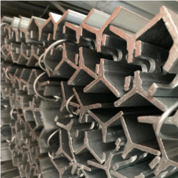 clip poste y pali zincati a t