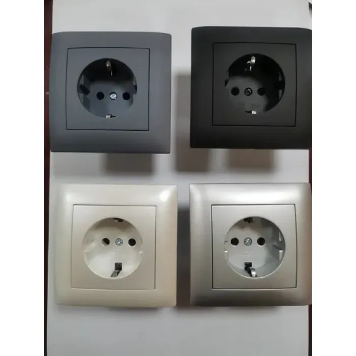 Soket Schuko Tipe Eropa dengan Basis Keramik