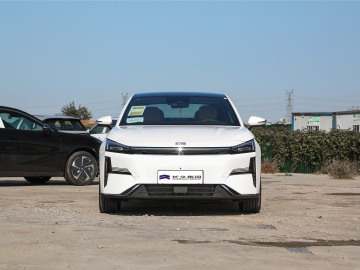 2023 Geely Galaxy L6 Hybrid 125km Starship
