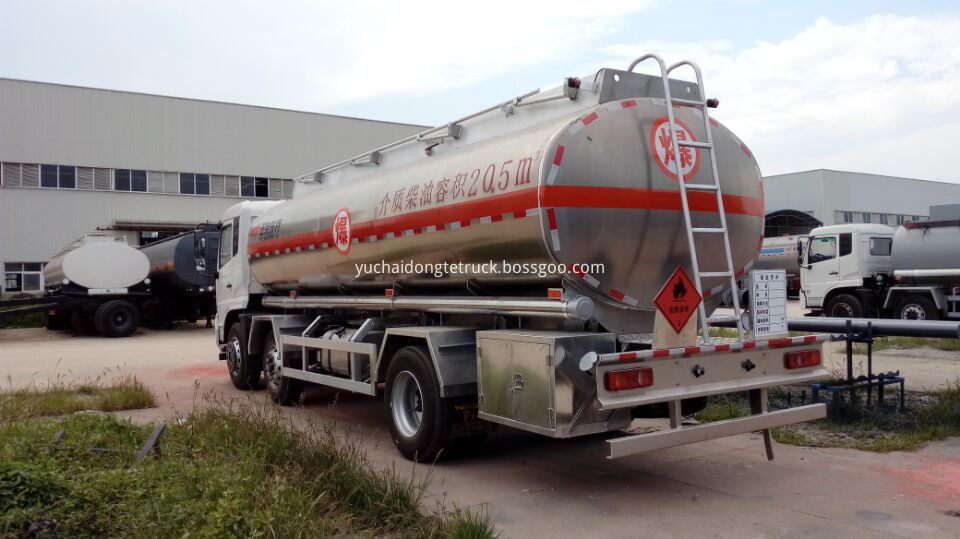 Aluminum fuel dispensor truck