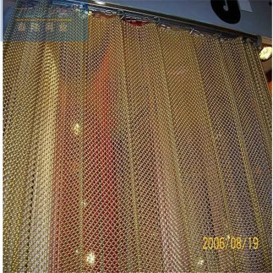 Decorative wire mesh fence