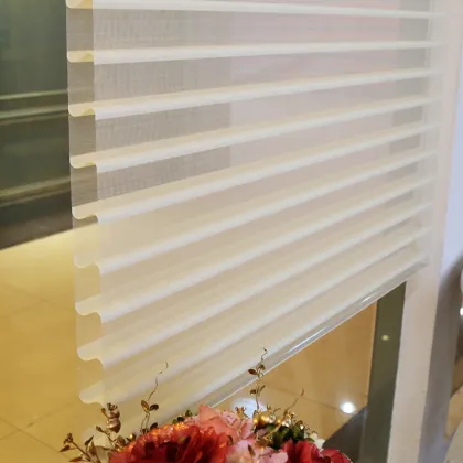Sunscreen roller blind fabric for shangri-la blind