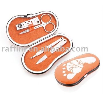 4 pcs manicure set in PU leather case