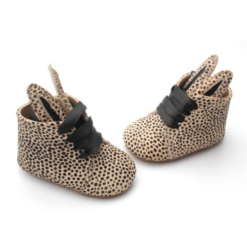 На едро популярни обувки бебешки ботуши за малко дете