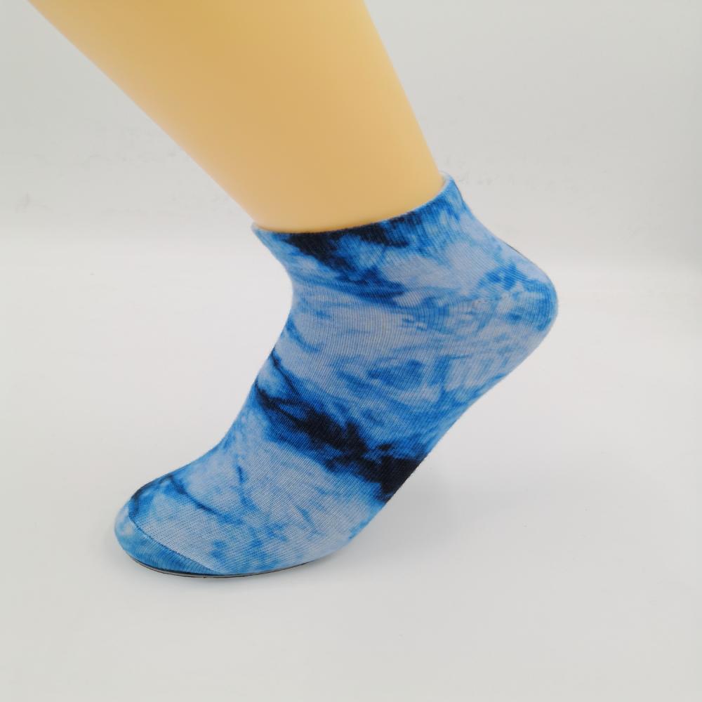 Women's tye-die colors crew socks