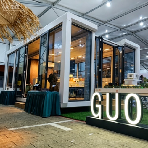 Elegant Expandable Outdoor Shelter with Smart Hydraulic Design