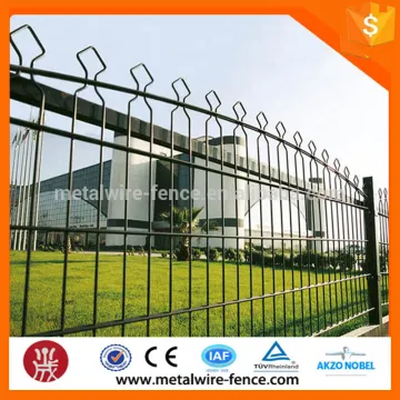 Decorative double rod arch fence for residential