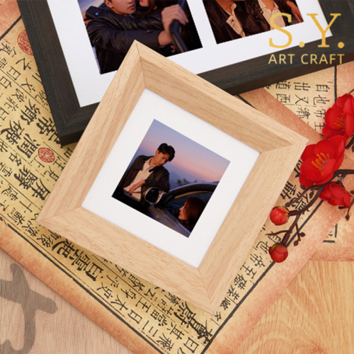 Zarif Açık Ahşap Kare Fotoğraf Çerçevesi