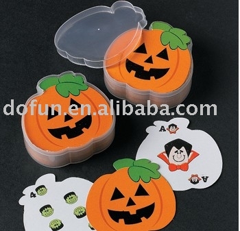 Jack-O Lantern-Shaped Playing Cards