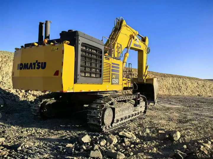 Used Komatsu PC1250 Crawler Excavators