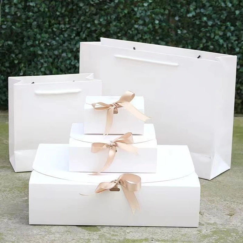 Cajas de embalaje personalizadas Regalo Kraft Box de papel Mano