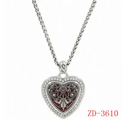 Devotion Song Heart-Shaped Pendant Necklace