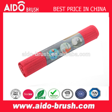 Hot sale red color beautiful non-slip mat used inside the car