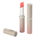 Color changing lipstick for lasting moisturizing