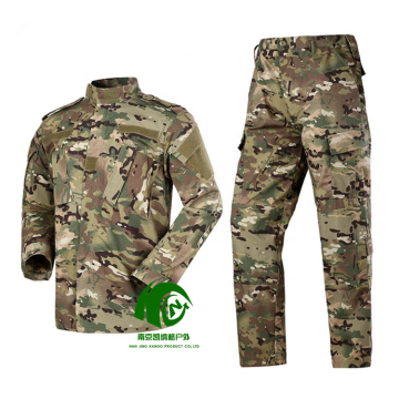 Uniforme de camouflage tactique de Kango pour la formation, la randonnée et le camping