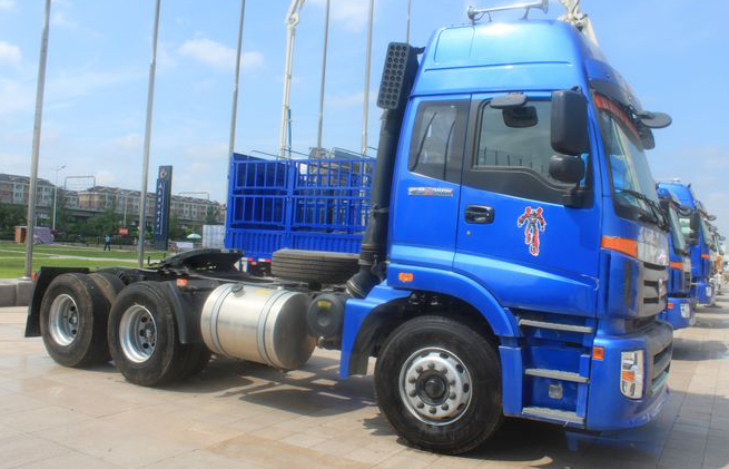 FOTON tractor truck