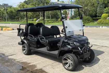 Luxury Six-Seat Golf Cart for Golf Courses