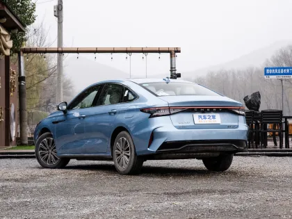 Chery Plug-in Hybrid 1.5T 156bhp L4 Fengyun A8 1DHT China New Energy Vehicle" could be simplified to "Chery Fengyun A8 Plug-in Hybrid 1.5T 156bhp China NEV" as a suitable title for a search engine.