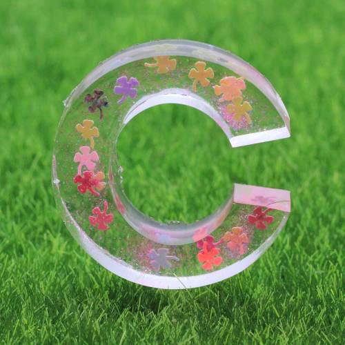 Hot Selling 100Pcs/Lot 40MM Large Size Resin Letter Flatback Cabochons Clear With PVC Sequins Filled Large Alphabet Beads Charms