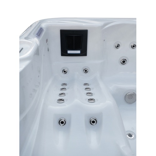 6-person professional outdoor massage hot tub