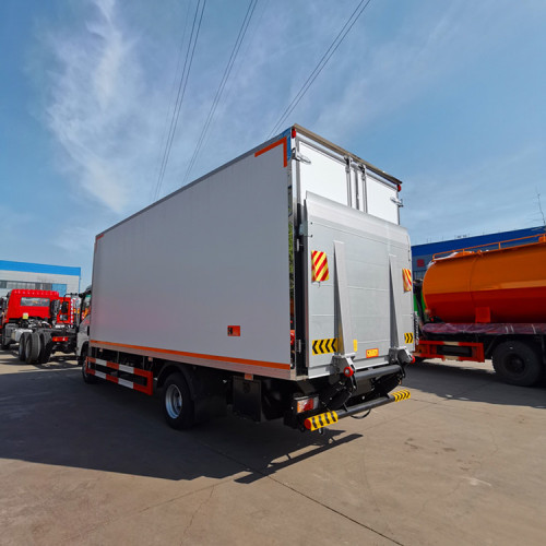 Isuzu 10 тонн охлажденный грузовик 6,8 метра коробка