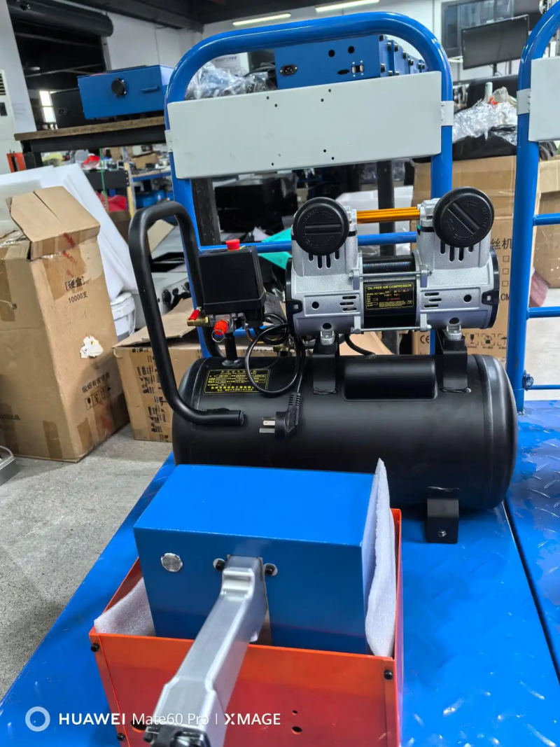 assembly of a batch of customized handheld pneumatic marking machines
