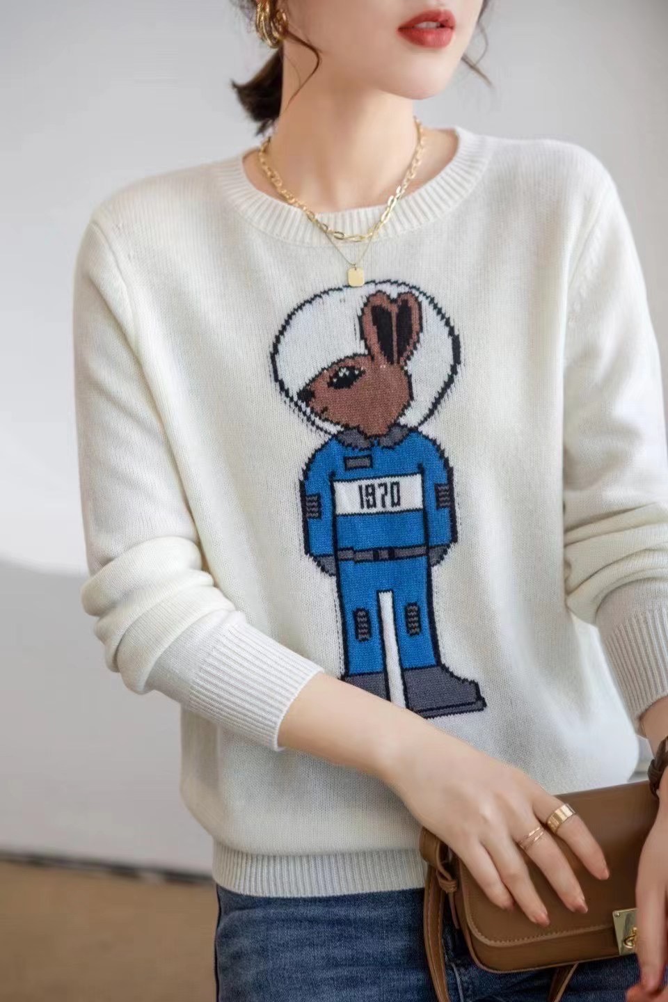 Space rabbit round neck wool inlaid pullover sweater