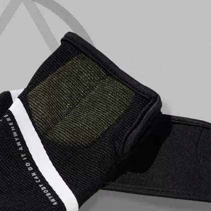 Mobifitness fitness gloves black and white