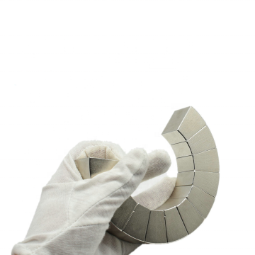 China Strong N52 Arc Neodymium Generator Wedge Magnets for Sale