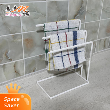 Porte-tissu peint en blanc pour le rangement de la cuisine