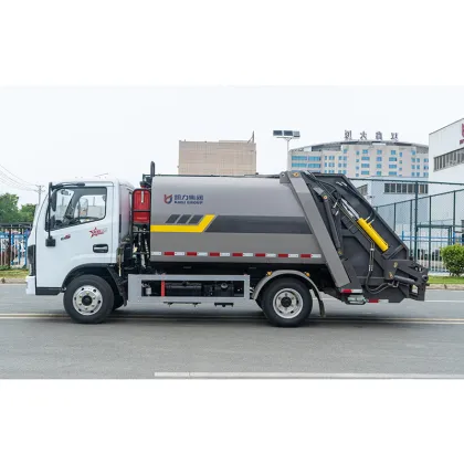 Dolica D5 Compacting Garbage Truck