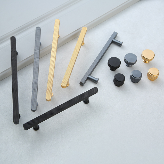 black aluminium door handles