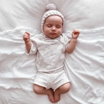 Cute Speckle Knit Set: A Vibrant Colorful Dot Cotton Suit for Baby Boys and Girls - Includes Pullover Long Sleeve Sweater and Bloomers Shorts