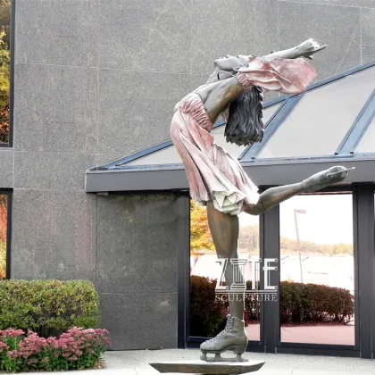 Casting metal bronze girl roller skating statue for outdoor