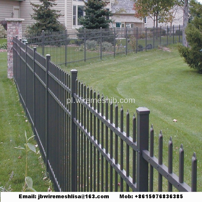 Czarne ogrodzenia z kutego żelaza z kutego żelaza