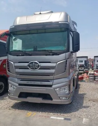 Used FAW Jiefang J7 550HP 6X4 Tractor (National Five)