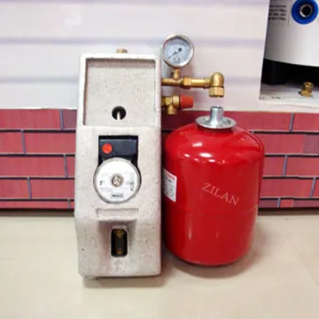 Solar water heating pumping station