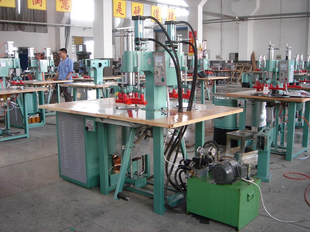 Double head high frequency carpet welding machine