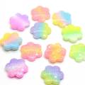 Hot Selling Gradient Bunte Blumen geformt Harz Cabochon für handgemachte Craft Harz Perlen Charms Toy Phone Decor