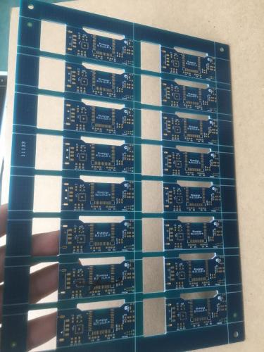 4 lapisan PCB dengan ketebalan 2.0mm