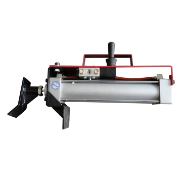 Pneumatic Tire Spreader