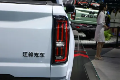 China Factory Direct JMC Dadao EV: 4 Doors 5 Seats Electric Pickup Truck