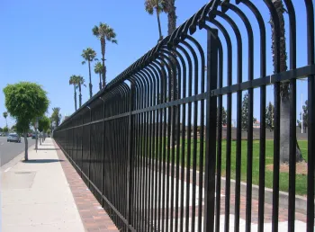 high quanlity easy assembeld galvanized fence pannel with curve top