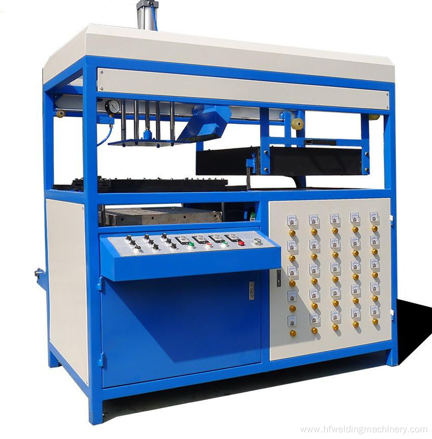 Single working station of vacuum forming machine