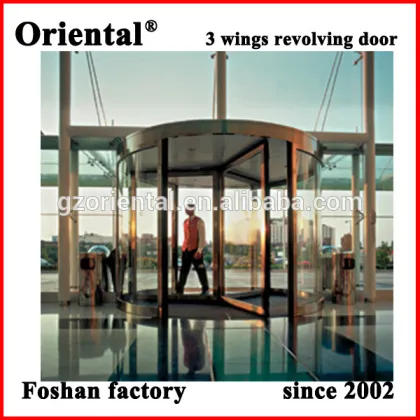 Hotels/Resorts Upscale building revolving door