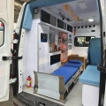 Ambulancia del volante izquierdo