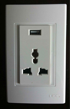 A-L13U 13A MF socket with USB