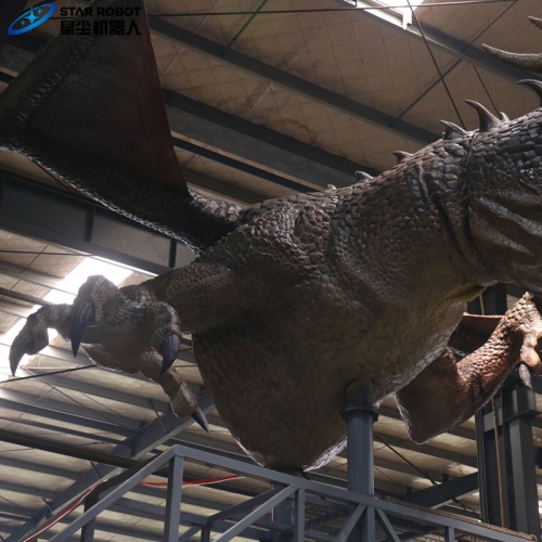 Kepala naga mekanikal untuk memaparkan taman tema