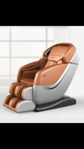 4D massage chair with foot rollers massage