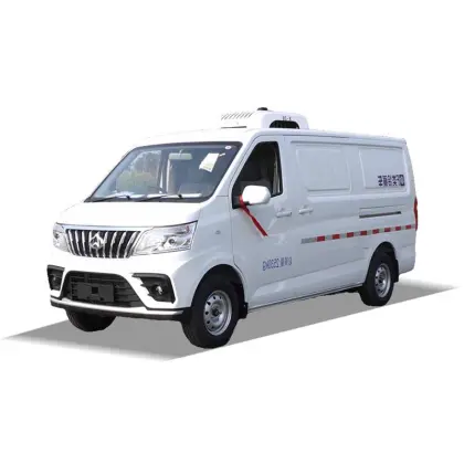 Changan Ruihang M80 refrigerated truck